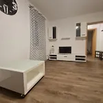 Paula Haus *
